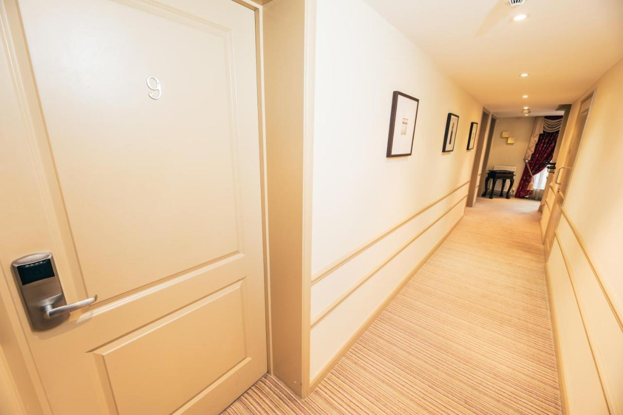 The Auberge Yaxley  ภายนอก รูปภาพ