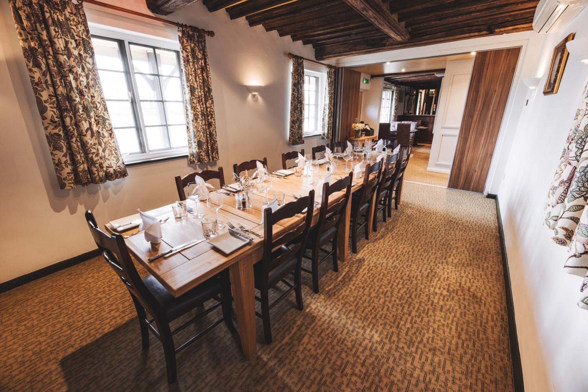The Auberge Yaxley  ภายนอก รูปภาพ