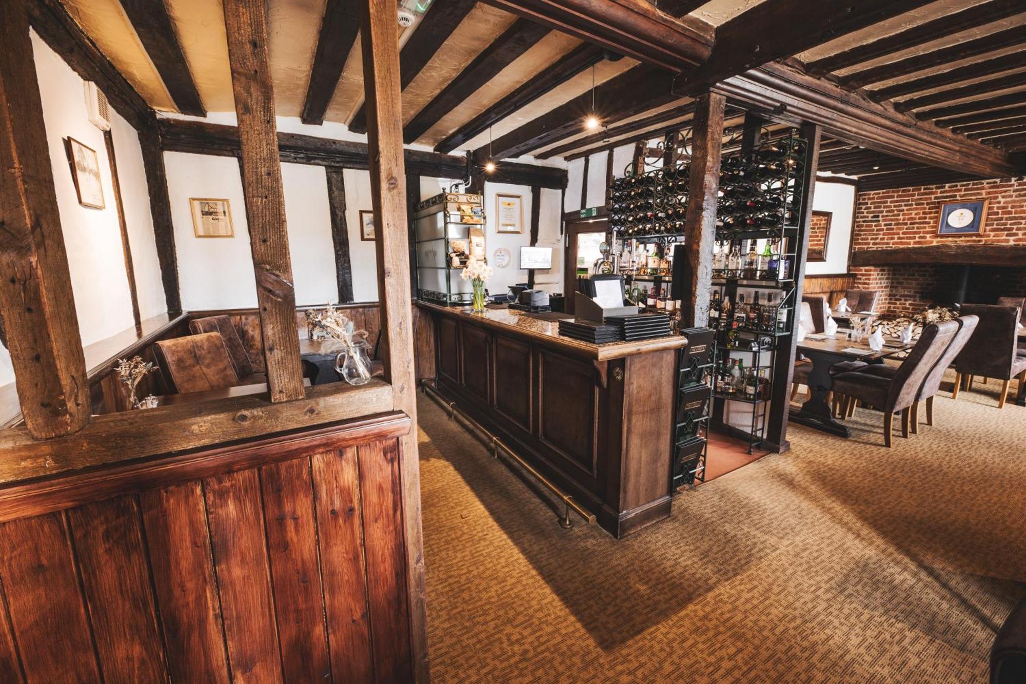 The Auberge Yaxley  ภายนอก รูปภาพ